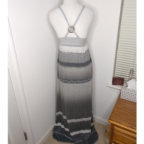 Mudd V-Neck Racerback Maxi Dress - Picture 2 of 4